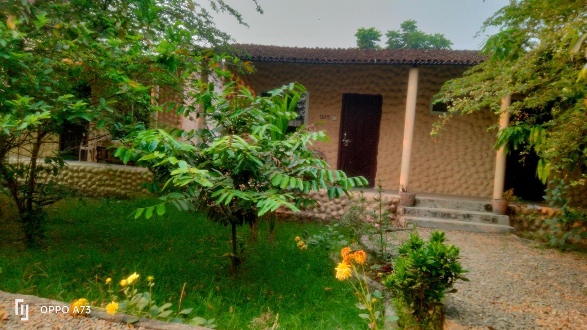 Hotel Tiger Tops Sauraha Pokoj fotografie