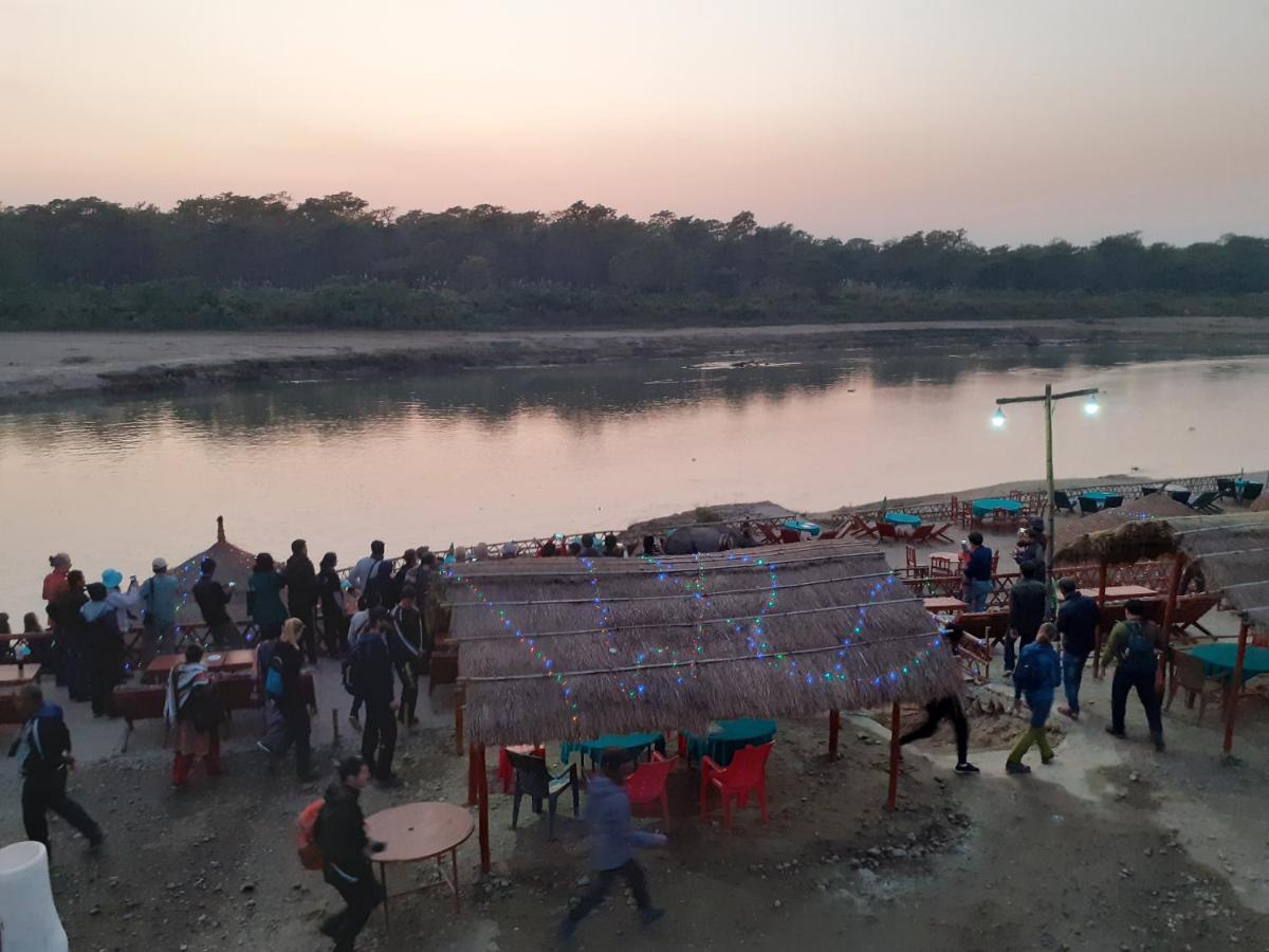 Hotel Tiger Tops Sauraha Exteriér fotografie